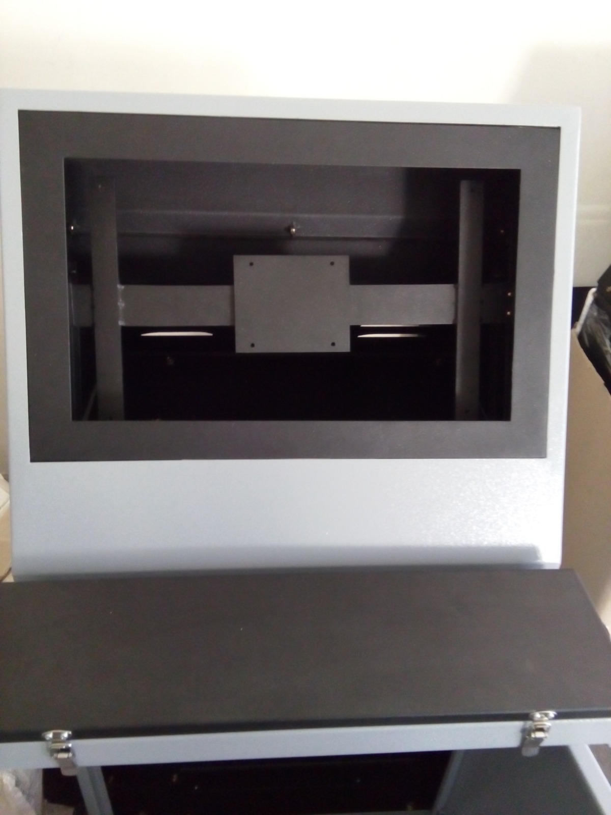 Assembly Box Operator dan Display